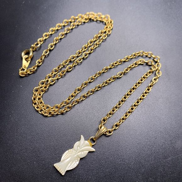 Dainty Mother Of Pearl Owl Pendant Necklace Small Tiny Carved Gold Tone Vintage - Picture 2 of 7